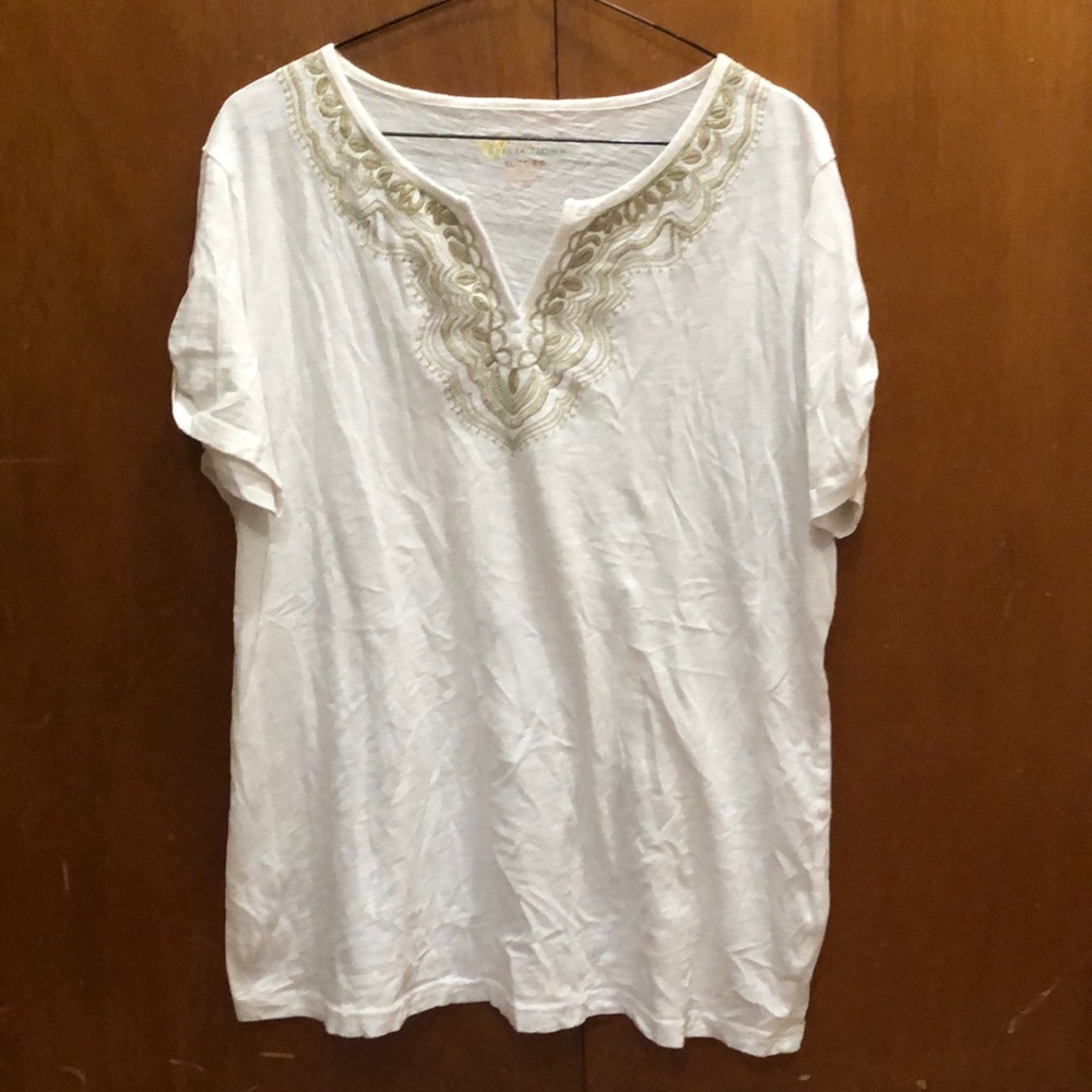 White v-neck with cute gold chest!